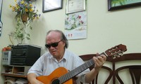 Hanoï dans le coeur du guitariste Văn Vượng