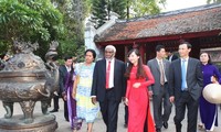 Le Premier ministre vanuatais reçu par Truong Tân Sang