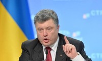 Ukraine: Le président Porochenko limoge le ministre de la Défense