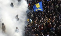Ukraine : grogne des nationalistes aux abords du Parlement