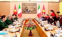 Dialogue sur la politique défensive Vietnam-Italie