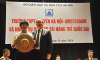 Nguyen Thien Nhan au lycée d’élite Hanoï-Amsterdam et à l’académie bancaire