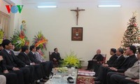 Pham Quang Nghi visite l’archevêché de Hanoï