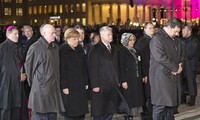 Allemagne : Merkel et Gauck manifestent contre "l'islamophobie"