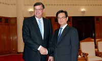 Nguyễn Tấn Dũng reçoit le ministre danois du Commerce 