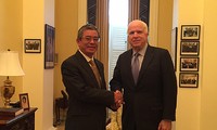 Les sénateurs américains apprécient le rôle du Vietnam dans la région