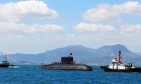 Le sous-marin HQ-184 arrivé au port militaire de Cam Ranh