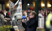Suède : les anti-racistes encerclent les Pegida à Malmö