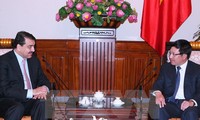 Première consultation politique entre les diplomaties vietnamienne et qatarie