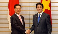 Consersation téléphonique entre Nguyen Tan Dung et Shinzo Abe