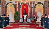 Nguyên Phu Trong présente ses voeux aux dirigeants du parti et de l’Etat