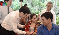 Le président Truong Tân Sang formule des voeux du Têt à Long An