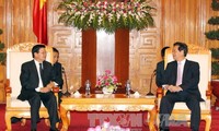 Une délégation du Laos reçue par les dirigeants vietnamiens à Hanoï 