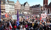 Nouveau siège de la BCE : 17 000 manifestants contre l'austérité à Francfort