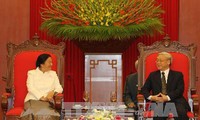 La présidente de l’Assemblée nationale laotienne reçu par Nguyen Phu Trong