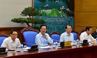 Le PM Nguyen Tan Dung travaille avec le ministère des Finances
