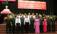 Ho Chi Minh-ville : rencontre de vétérans à l’occasion des 40 ans de la réunification
