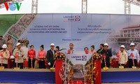 Activités de Le Hong Anh au Laos