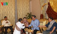 Lê Hông Anh termine sa visite officielle au Laos