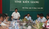 Pham Binh Minh travaille avec les dirigeants de Kien Giang
