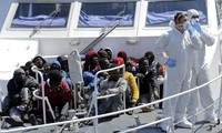 Environ 400 migrants seraient morts noyés en tentant de gagner l'Italie