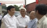 Truong Tân Sang rencontre des anciens combattants à Phu Xuyên
