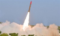 Le Pakistan réussit un nouveau test de missile capable de porter une ogive nucléaire