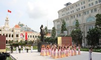 Inauguration d’une statue du président Ho Chi Minh