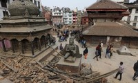 Katmandou espère 2 milliards de dollars pour reconstruire le pays