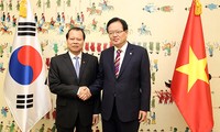 Vu Van Ninh en visite en République de Corée