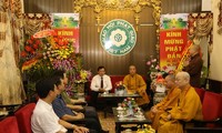 Le vice-président du Front de la Patrie du Vietnam adresse ses voeux aux Bouddhistes