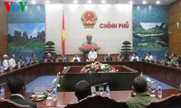 Vu Van Ninh rencontre les personnes méritantes de Kon Tum