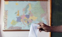 Référendum : les Grecs commencent à voter