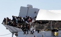Douze migrants sont morts noyés en Méditerranée, 500 autres ont été secourus