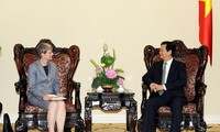 Nguyên Tân Dung reçoit l’ambassadrice allemande Jutta Frasch