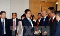 Après la Malaisie, le Premier ministre Nguyên Tân Dung s’est rendu à Singapour