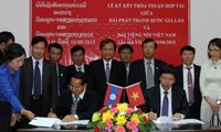 Les radios nationales du Vietnam et du Laos signent une convention de coopération