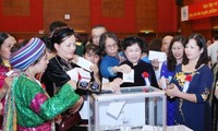 Uông Chu Luu rencontre les délégués au congrès d’émulation patriotique de l’UFV