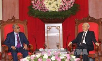 Les dirigeants vietnamiens reçoivent le président bangladeshi