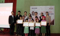 Ha Giang : Prudential aide les enfants minoritaires ethniques à aller à l’école