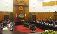 Nguyen Xuan Phuc reçoit le vice-PM cambodgien