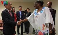 Nguyen Sinh Hung reçoit ses homologues mongol et mozambicain 
