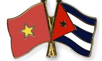 Tong Thi Phong reçoit une délégation du Parti communiste cubain