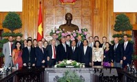 Nguyen Xuan Phuc reçoit des entrepreneurs américains 
