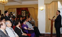 Vu Van Ninh visite l’ambassade du Vietnam au Royaume Uni