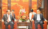 Nguyen Xuan Phuc rencontre le Premier ministre chinois