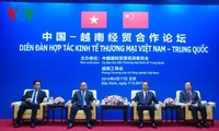 Nguyen Xuan Phuc au forum de coopération économique et commercial Vietnam-Chine