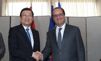 Renforcement des relations vietnamo-francaises