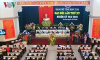 Congrès des comités du Parti pour Bac Giang et Kon Tum 