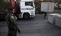 La police israélienne installe des barrages autour de Jérusalem-Est